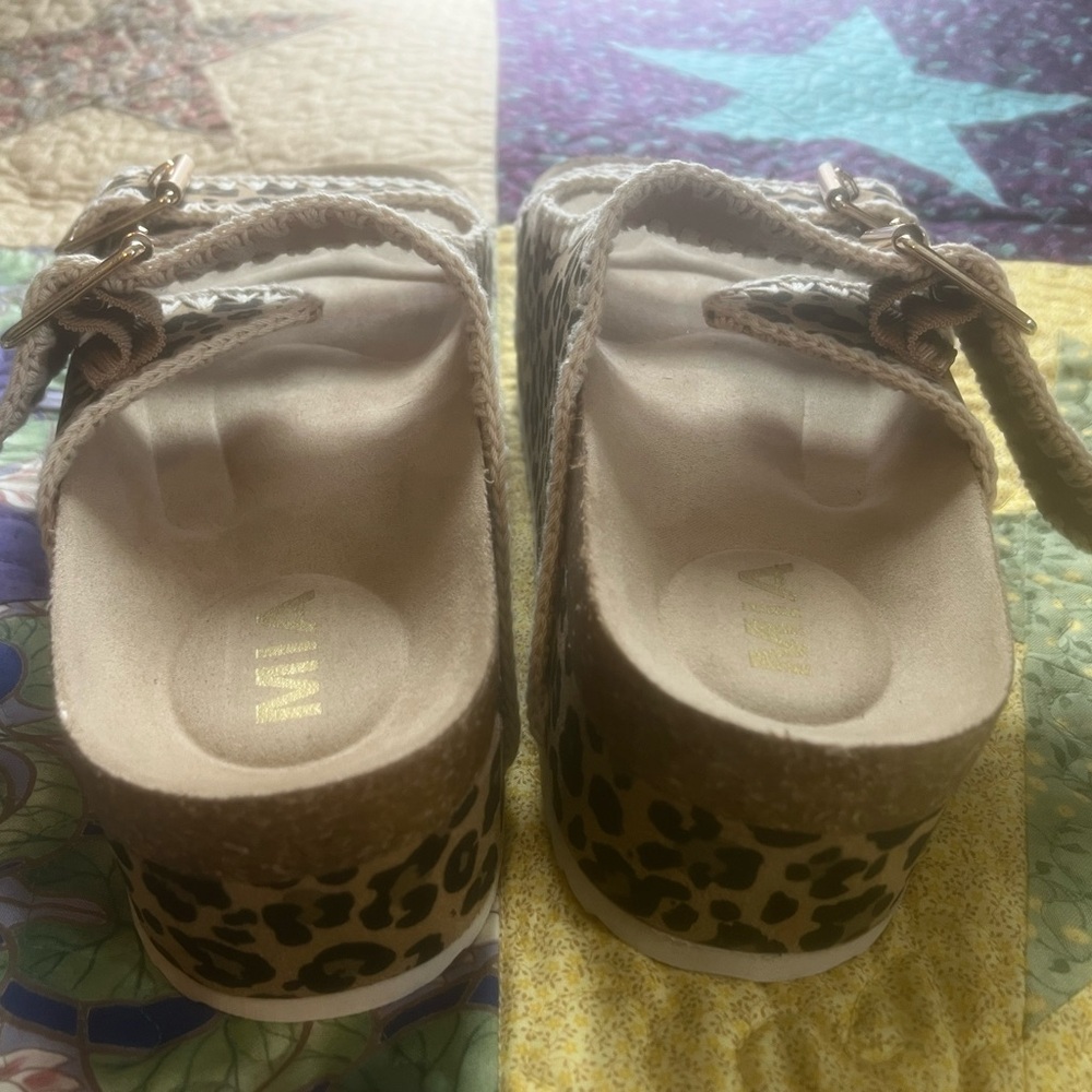 BUCKLE | Leopard Pattern Kids Sandals - Picture 7 of 7